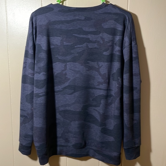 Tuff Athletic Camo SWEATSHIRT Size S - Picture 3 of 4